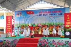 Chủ tịch Quốc hội Nguyễn Thị Kim Ngân dự lễ khai giảng năm học 2019 – 2020 tại Đồng Tháp