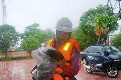 Phó Chủ tịch huyện cùng đoàn công tác bị lật thuyền trôi gần 1km