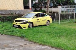 Công an Mang Yang phối hợp bắt giữ 2 đối tượng cướp xe taxi