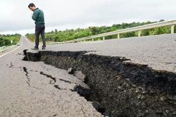 Gia Lai: Đường 250 tỷ đồng chưa bàn giao đã nứt toác, biến dạng