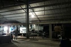 Nghi án người đàn ông bị cabin xe ben đè chết