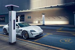 Xe thể thao thuần điện đầu tay của Porsche ra mắt toàn cầu