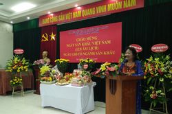Sân khấu Hà Nội giỗ Tổ