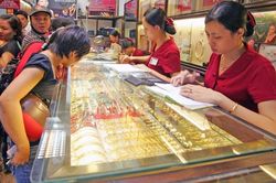 Giá vàng hôm nay 6/9: Như quả bóng xì hơi, giá vàng rơi tự do