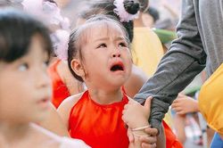 Muôn vàn biểu cảm hài hước của trẻ ngày khai giảng