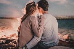 Mải sự nghiệp, vô tình 'đẩy' vợ trẻ vào tay tình cũ