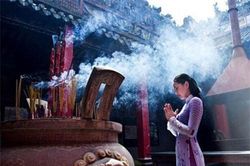 9 điều kiêng kị không nên cầu khi đi chùa