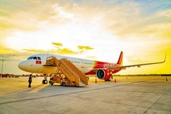 Ảnh hưởng của bão Ling Ling, một số chuyến bay của Vietjet thay đổi thời gian khởi hành