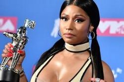 Nicki Minaj tuyên bố giải nghệ để 'chăm sóc cho gia đình'