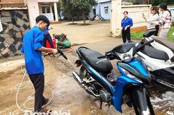 Rửa xe làm từ thiện