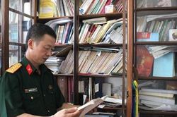 Người khắc họa vẻ đẹp của Bác Hồ qua những trang sách