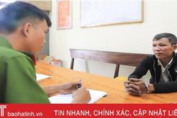 Đến ki-ốt sửa xe máy chơi, tiện tay trộm luôn tài sản
