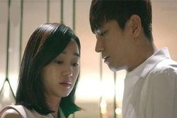 Món quà đặc biệt vợ tặng trước ngày ly hôn khiến gã chồng bội bạc ôm mặt khóc