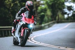 Ngồi trên mô tô quá nhiều có thể gây vô sinh cho nam giới?