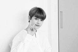 Yeonjun tiếp tục không thể tham dự sự kiện sắp tới cùng TXT vì vấn đề sức khỏe, fan lo ngại về màn comeback thiếu vắng thành viên