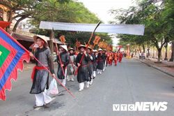 Dân Đồ Sơn trống giong cờ mở rước các 'ông trâu' lâm trận tranh tài