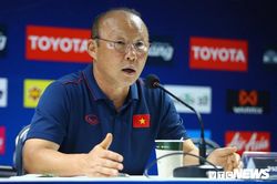 Đấu thầy cũ Guus Hiddink, HLV Park Hang Seo được trao quyền đặc biệt