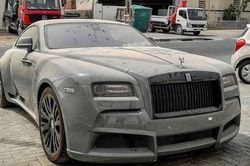 'Choáng' với loạt xe sang Rolls-Royce bỏ xó, phủ bụi của đại gia Dubai