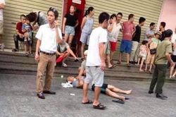 Công an khám nghiệm hiện trường vụ nổ tại Linh Đàm (Hà Nội)