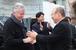 Con trai HLV Park Hang-seo: 'Làm việc với Hiddink là bước ngoặt sự nghiệp của bố tôi'