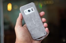 Chi tiết Nokia 800 Tough - 'cục gạch' siêu bền, pin chờ cả tháng