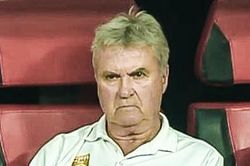 HLV Hiddink cau có với cầu thủ U22 Trung Quốc