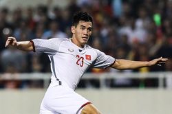 Thầy Park vượt qua HLV Guus Hidding bằng chiến thắng 2-0