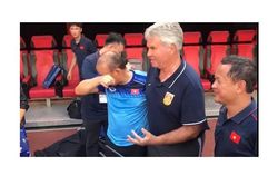 Bóng đá Việt Nam ngày 8/9: Thầy Park bật khóc khi gặp lại Guus Hiddink, U22 Trung Quốc thiệt quân