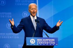 Một nhóm ứng viên 'tách tốp', ông Joe Biden tạm dẫn đầu