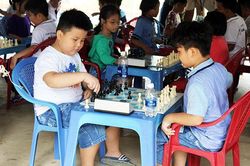 Gần 80 kỳ thủ tham dự Giải cờ vua Nhân – Trí – Dũng lần I