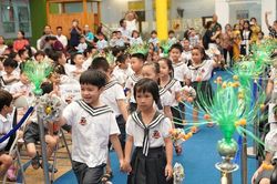 Thông điệp 'Tái chế và bảo vệ môi trường' trong lễ khai giảng của học sinh Hà thành