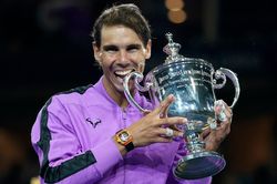 Nadal áp sát kỷ lục danh hiệu Grand Slam của Federer