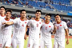 HLV Park Hang Seo khiến bóng đá Trung Quốc 'đau đầu'