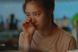 Đêm tân hôn, chồng mới cưới gọi tên người yêu cũ khiến tôi khóc nghẹn