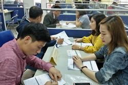 Thị trường lao động vẫn loay hoay cung 'lệch' cầu