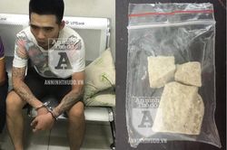Ôm heroin dạng cục lúc ban đêm, đối tượng xăm trổ bị CSCĐ khống chế