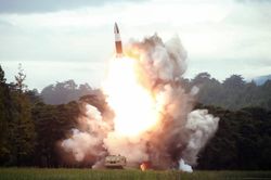 Yonhap: Triều Tiên bắn hai 'vật thể không xác định' ra biển