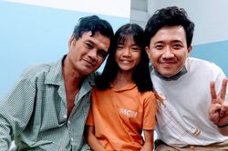 Trấn Thành vào viện thăm diễn viên Mai Trần