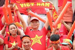 Tạ ơn bóng đá!