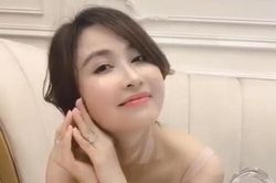 Vợ hai Minh Nhựa ở đâu trong đám cưới con riêng của chồng?