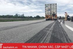 Va quệt giao thông, tuyến đường tránh TP Hà Tĩnh bị ùn tắc