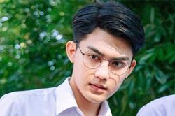 Nam sinh bị hội chị em 'tóm gọn' trong group trai đẹp: Ơ, em trai Quang Đại ư?