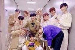 'Flash' đạt 47 triệu view, X1 thắng cúp thứ 6 sau 14 ngày debut: Kim Woo Seok bị tuột áo lần 2