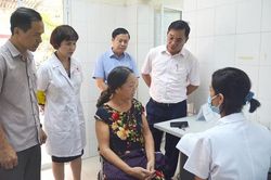 1.776 người trong bán kính 500 m quanh Công ty Rạng Đông được khám, tư vấn sức khỏe