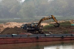 TP.HCM cho phép doanh nghiệp tận thu cát khi nạo vét luồng sông