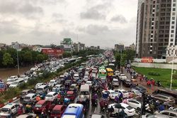 Đáng trách và đáng buồn