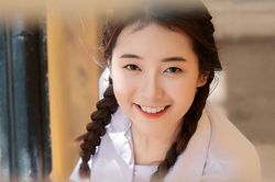 Tung loạt ảnh thanh xuân dưới mái trường, nữ sinh Hưng Yên khiến CĐM 'tan chảy' với nụ cười trong veo như nắng mai