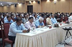 Nâng cao trình độ nhận thức và năng lực quản lý, lãnh đạo văn học, nghệ thuật