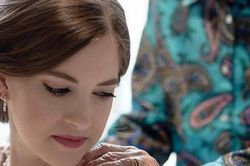 Cô dâu bí mật mang váy cưới đến gặp người bà đã gần đất xa trời, để lại câu chuyện dễ rơi nước mắt còn hơn cả cuộc chia ly của Jack và Rose trong Titanic huyền thoại