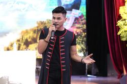 'Nguồn suối mẹ' của chàng ca sĩ 9X dân tộc Thái